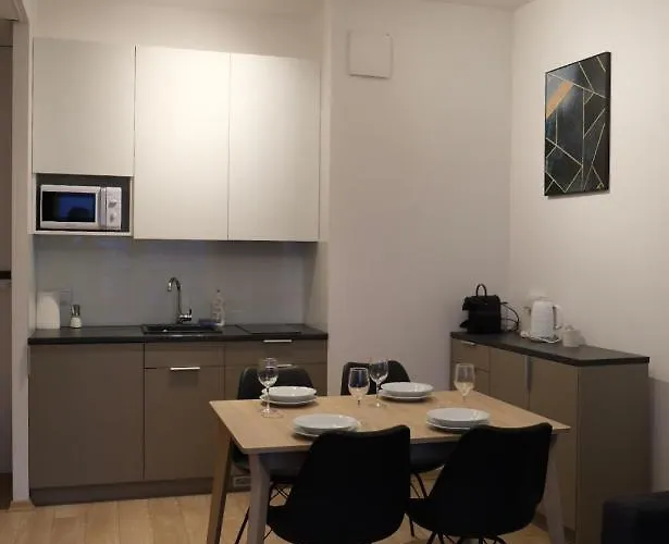 9, Z Oddzielną Sypialnią! *